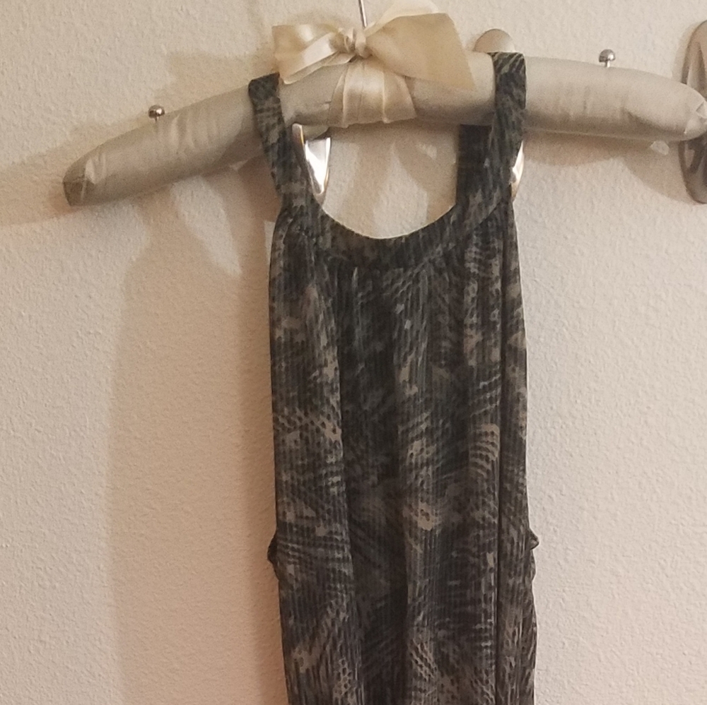 Sleeveless dress